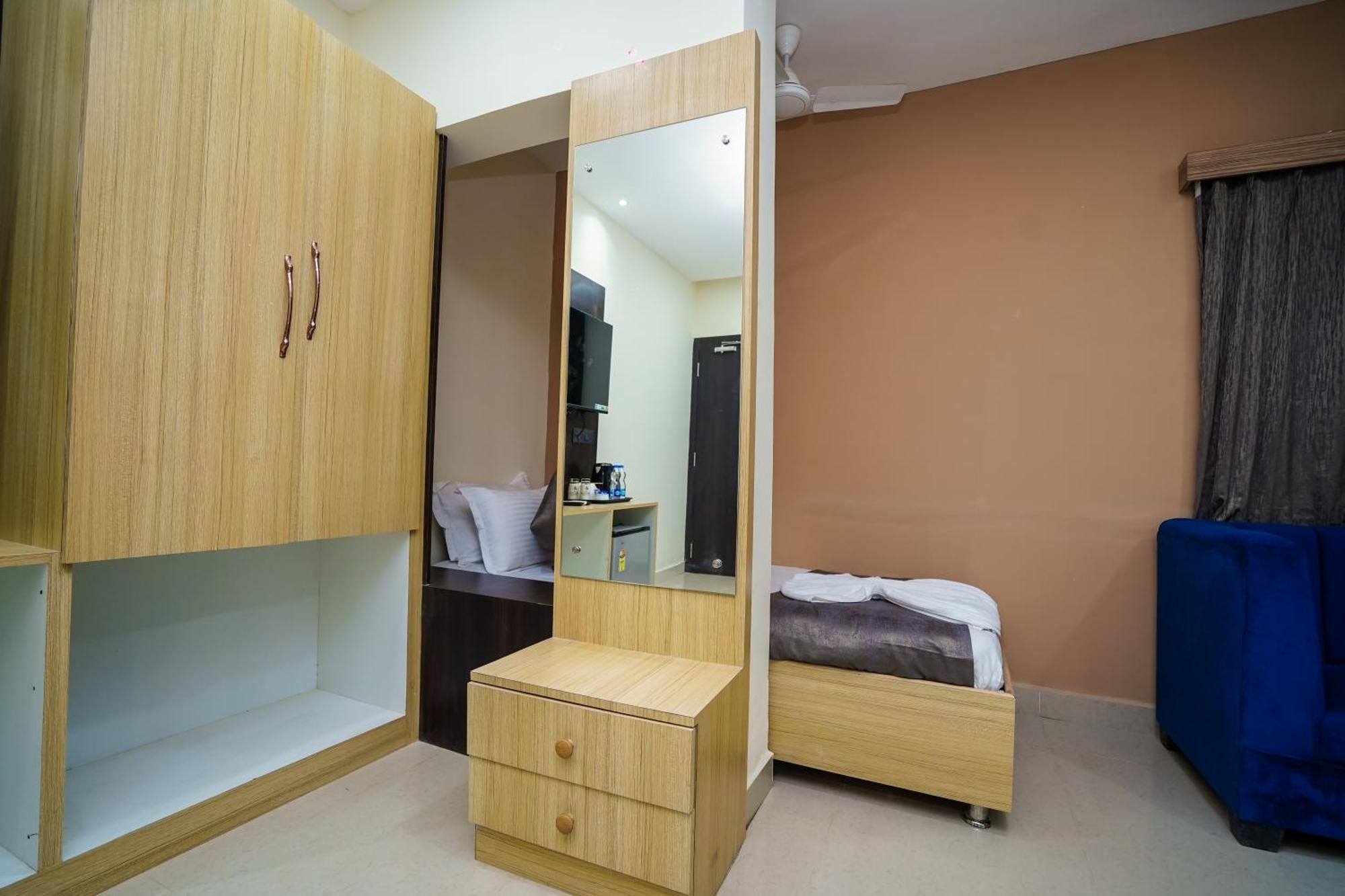 Hotel Middleton Nxt Bhubaneswar Exteriör bild