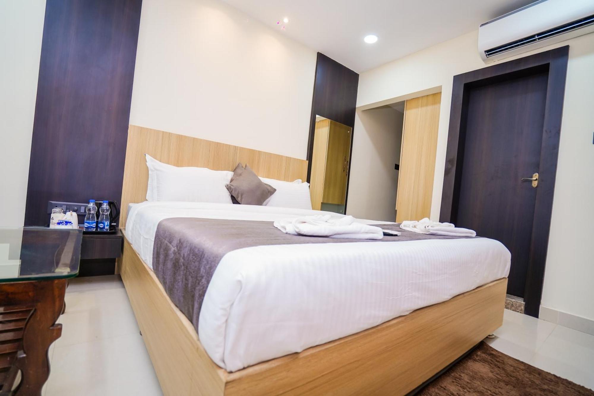 Hotel Middleton Nxt Bhubaneswar Exteriör bild